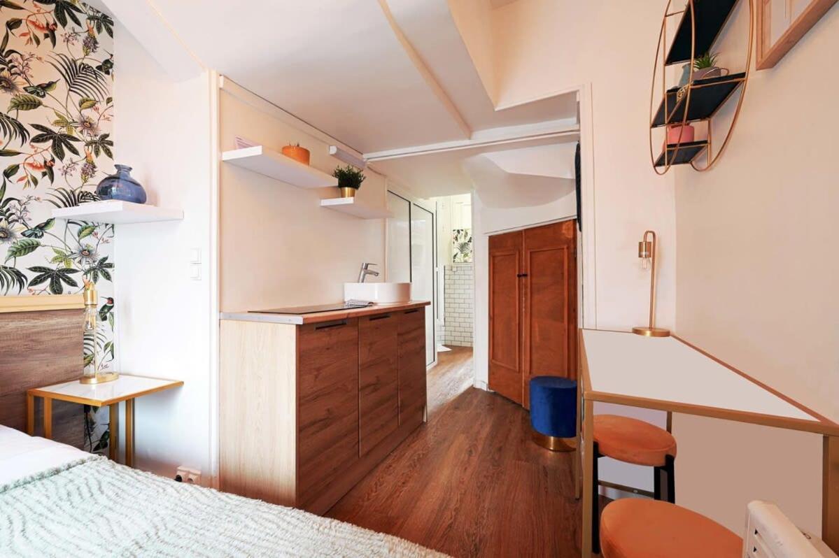 Apartamento Updated Studio In The Heart Of The Bustling Le Marais District París Exterior foto